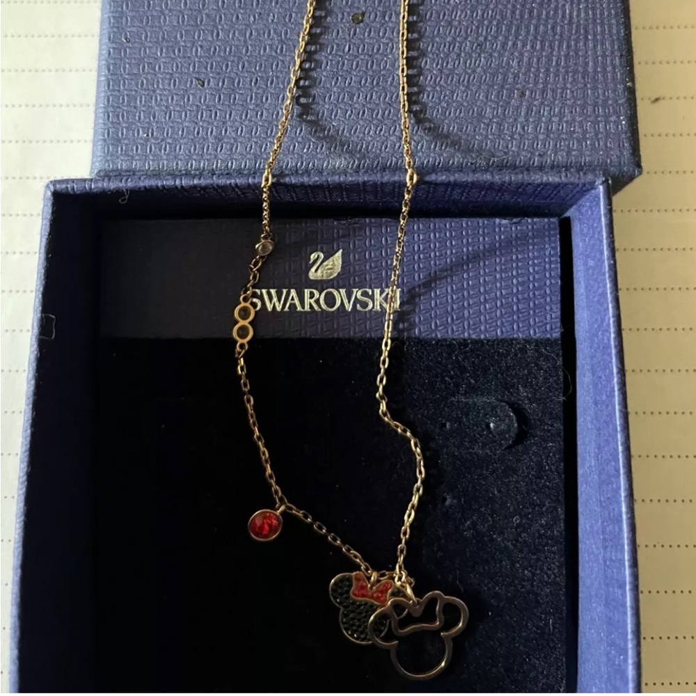Swarovski Minnie Mouse necklace like new